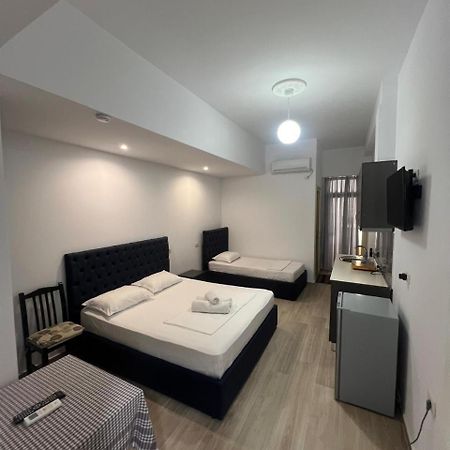 Hotel Vila Flowers Vlorë Pokoj fotografie