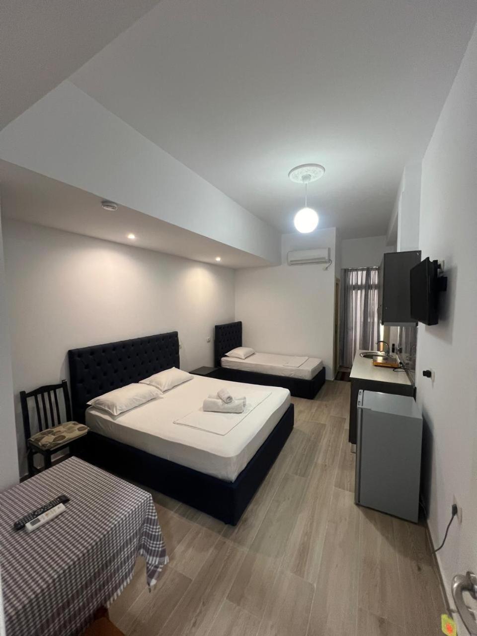 Hotel Vila Flowers Vlorë Pokoj fotografie