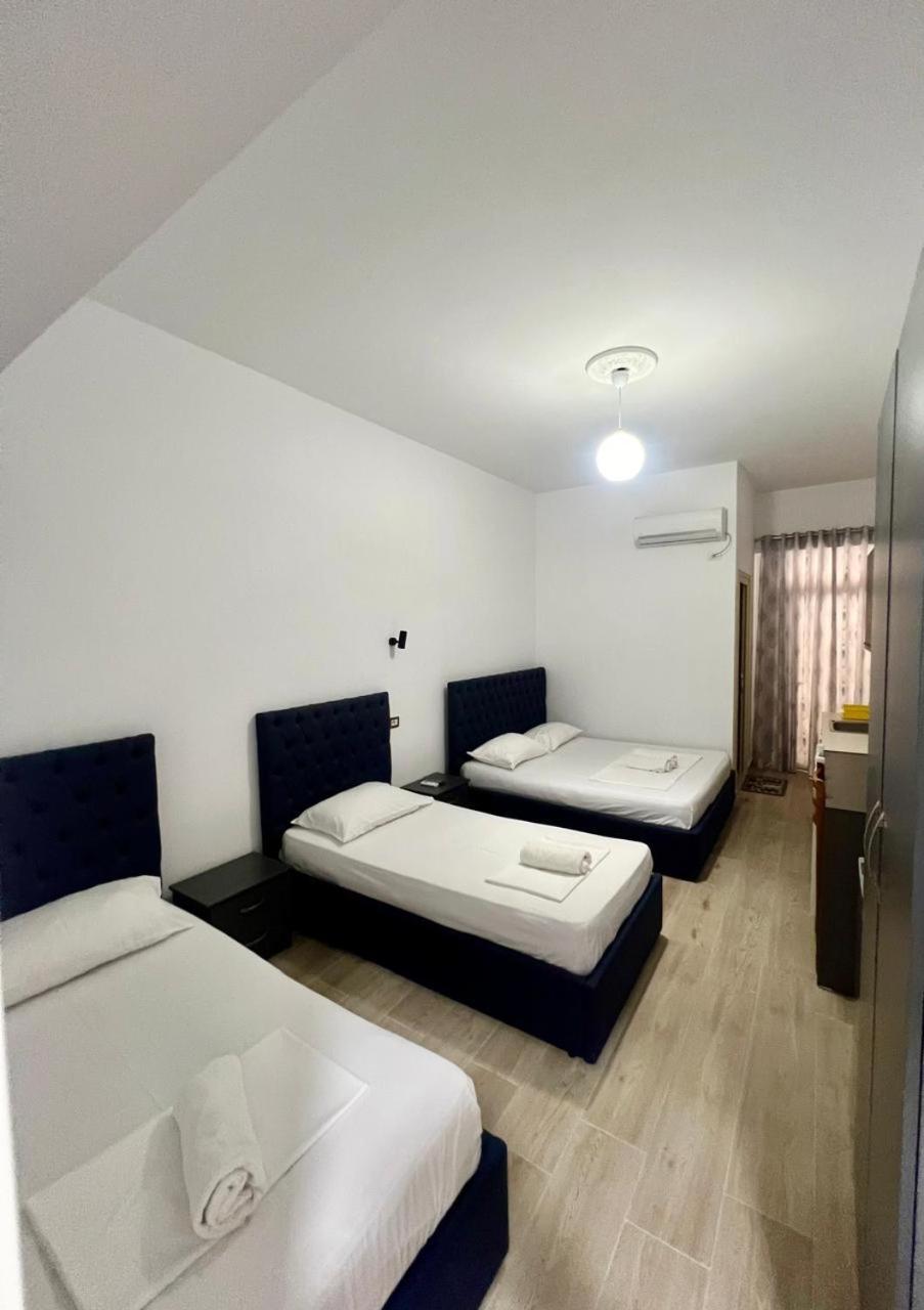 Hotel Vila Flowers Vlorë Pokoj fotografie
